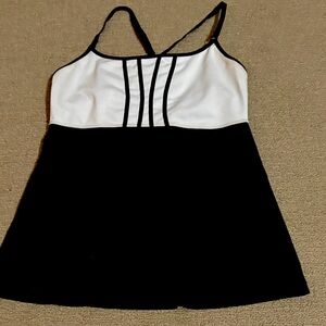 Lululemon black and white tank